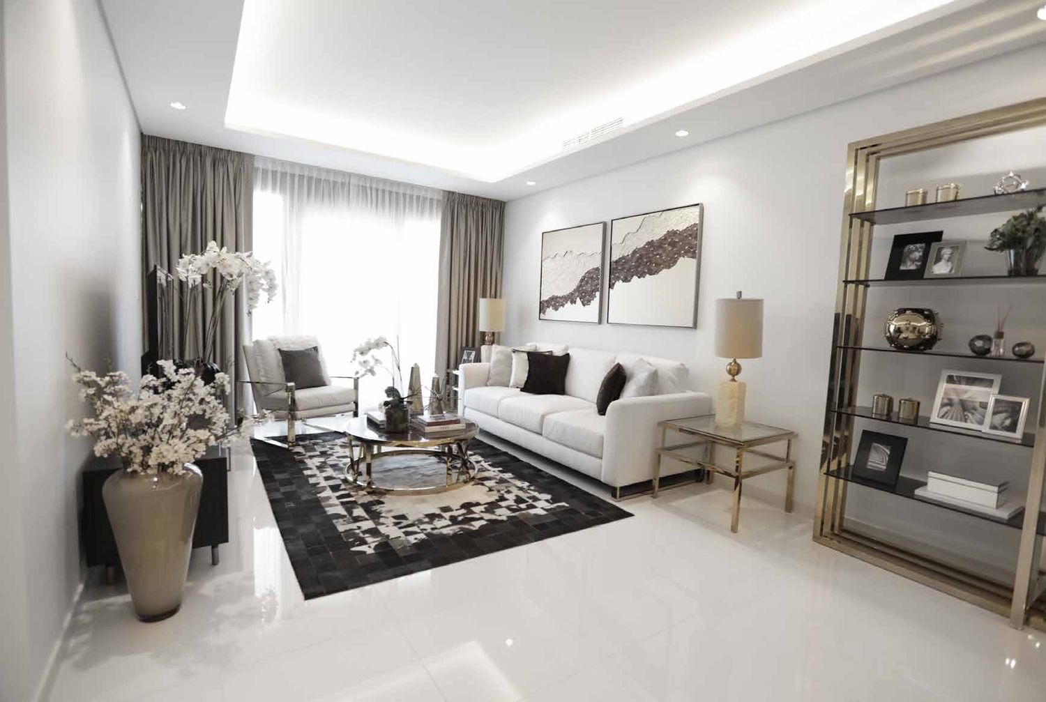 Paramount Tower Hotel 4